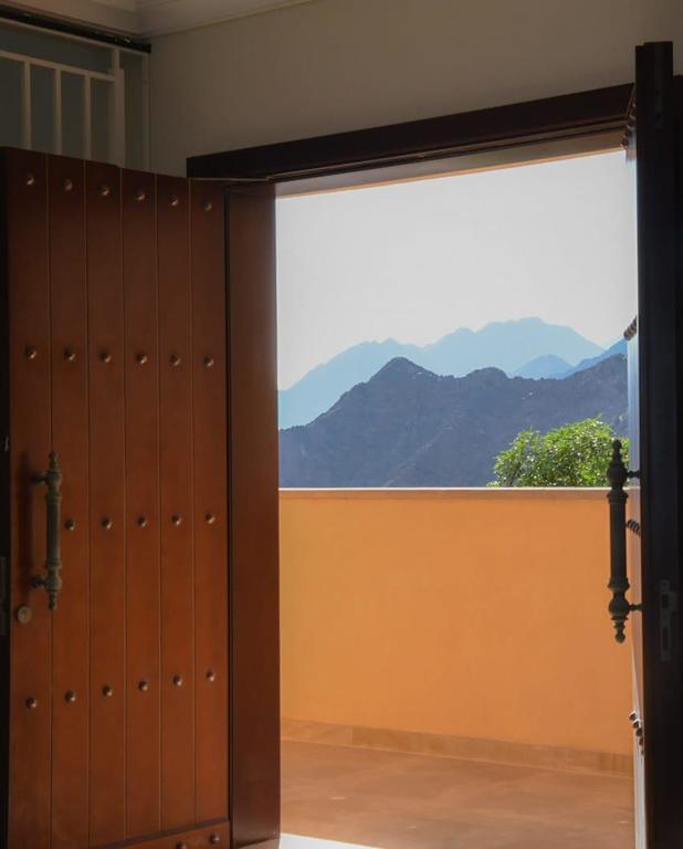Brand New Luxury 5 Bedroom Villa With Sea View - thumb 4