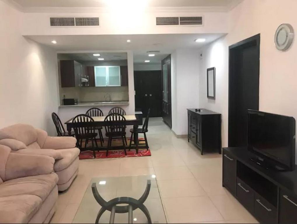 Bright And Clean Apartment In JLT - thumb 4