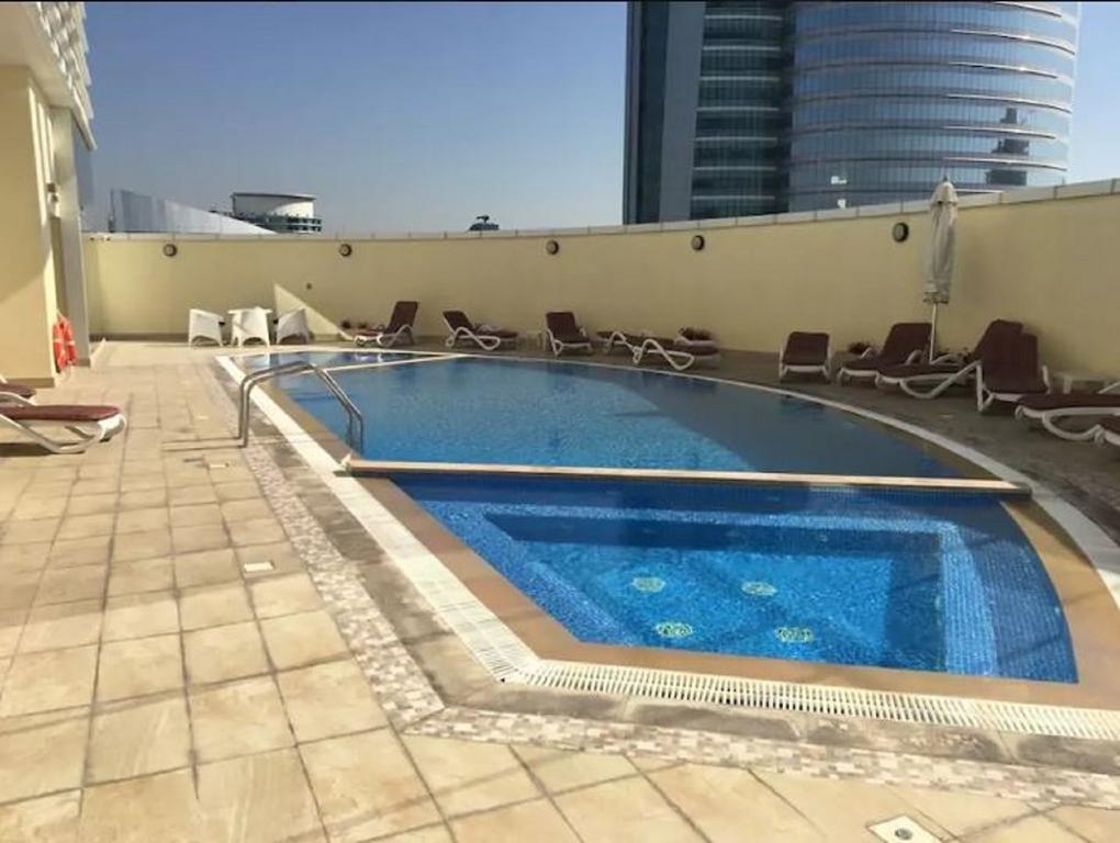 Bright And Clean Apartment In JLT - thumb 1