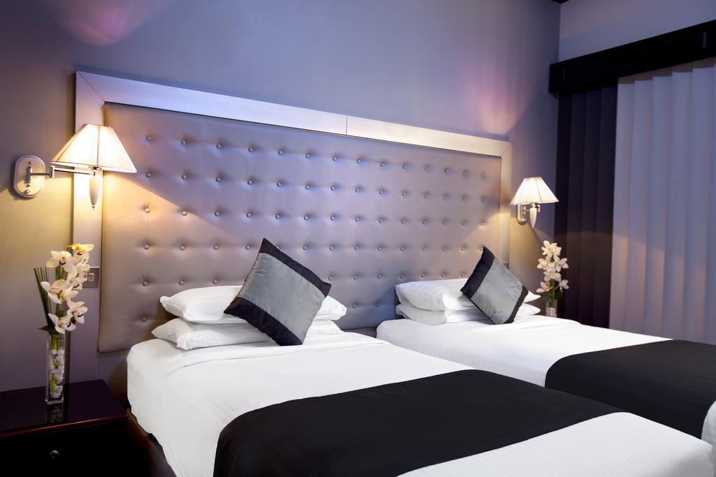 Broadway Hotel - thumb 7