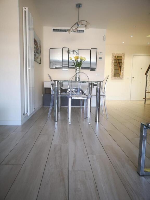 Captivating 3-Bedrooms Apartment In Dby - thumb 5