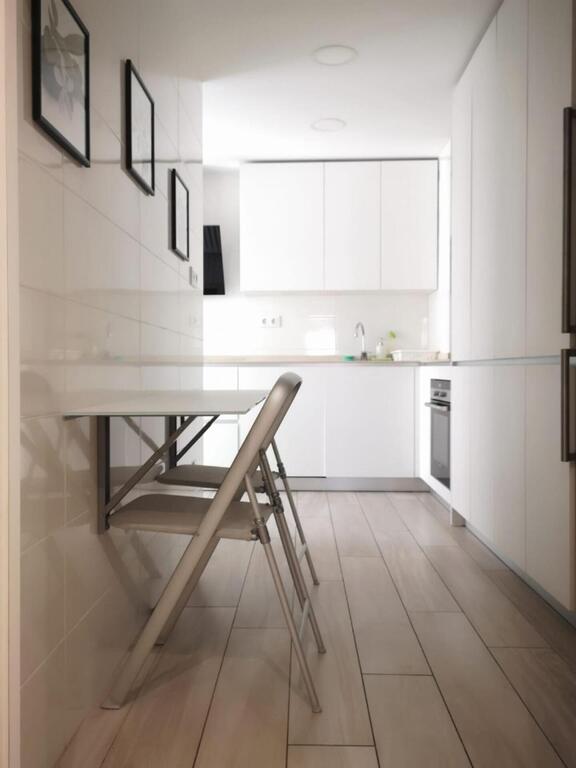 Captivating 3-Bedrooms Apartment In Dby - thumb 8