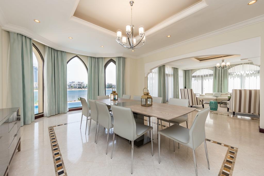 Charming 6BR Villa With Private Pool On Palm Jumeirah - thumb 4