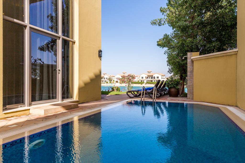 Chic 5BR Villa With Private Pool On Palm Jumeirah - thumb 2