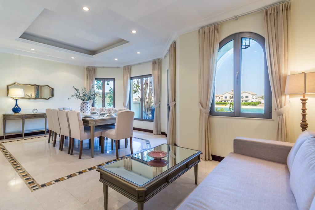 Chic 5BR Villa With Private Pool On Palm Jumeirah - thumb 6