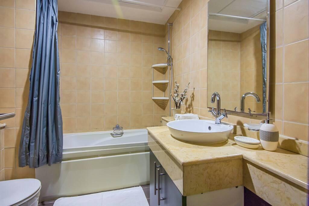 COSILY FURNISHED WELL MAINTAINED 1BED Room - thumb 5