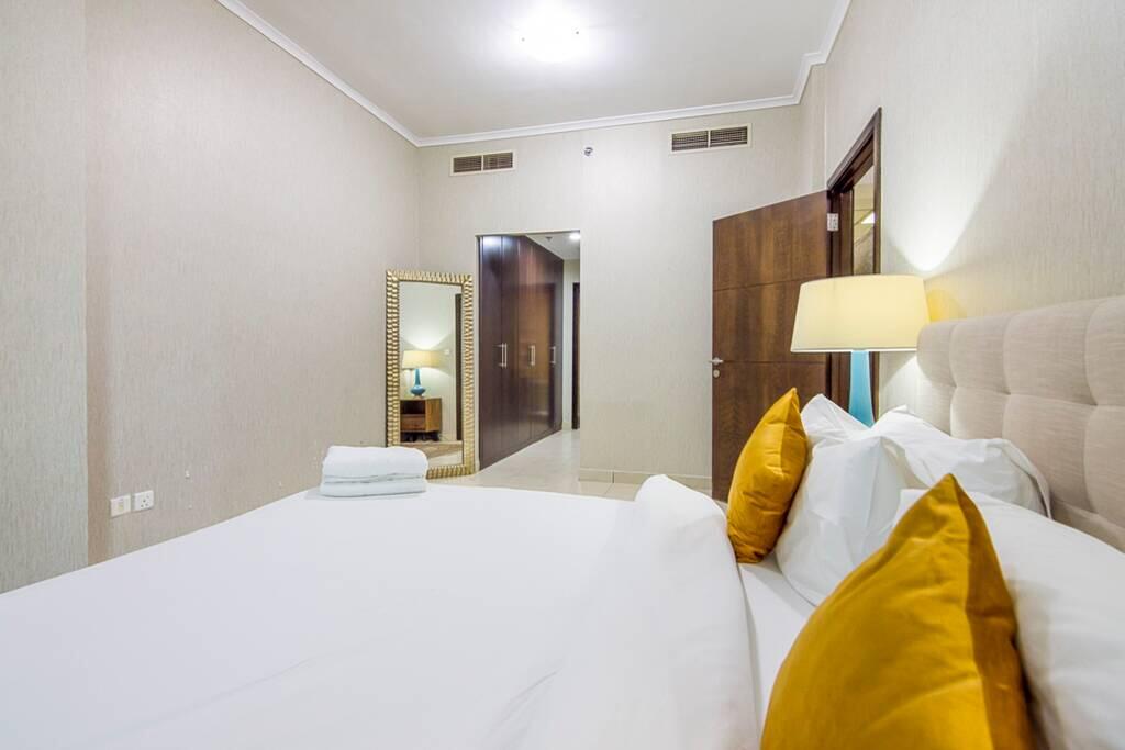 COSILY FURNISHED WELL MAINTAINED 1BED Room - thumb 2