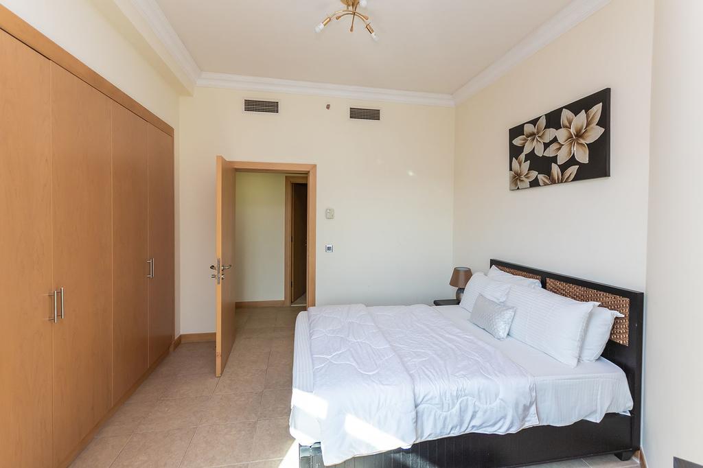 2BR Luxury Deluxe Apartment-Palm Jumeirah - Beach Access 2 Adults And 2 Kids - thumb 3