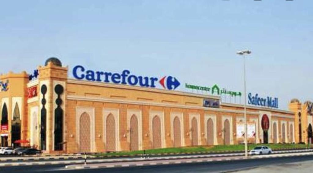 Deluxe House Across Emirates Football Club& Safeer Mall - thumb 1