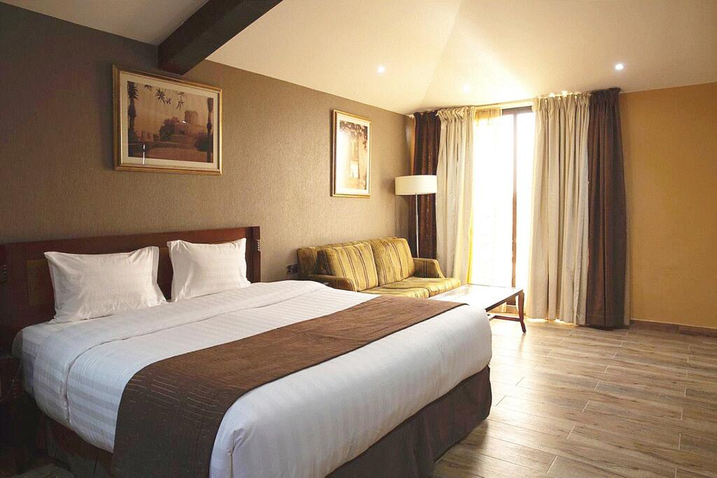 Desert Inn Resort And Camp - thumb 2