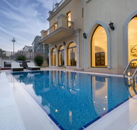 Designer 3 Story Palm Villa - Accommodation Dubai