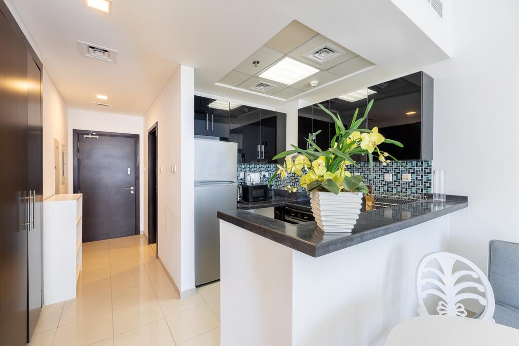 DHH -Bright & Neat Botanica Dubai Marina - thumb 6