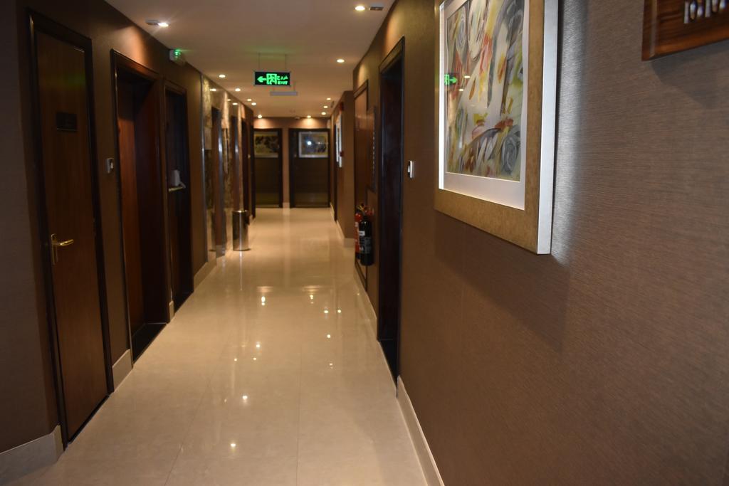 Emirates Plaza Hotel - thumb 2