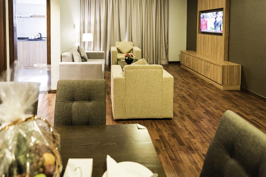 Emirates Plaza Hotel - thumb 6