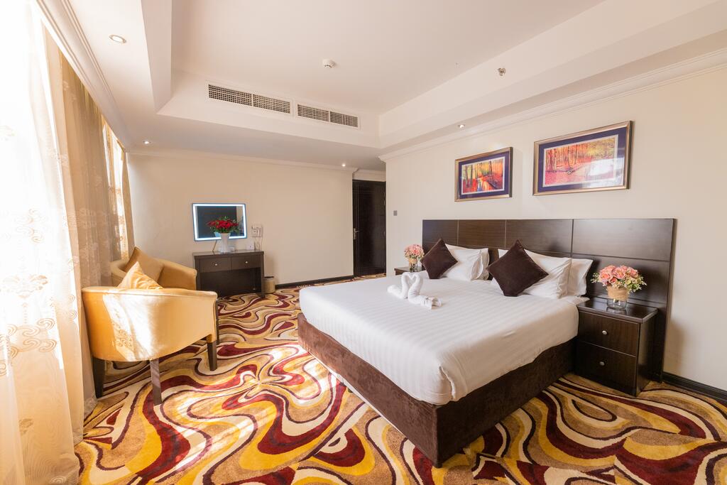 Ewan Ajman Suites Hotel - thumb 7
