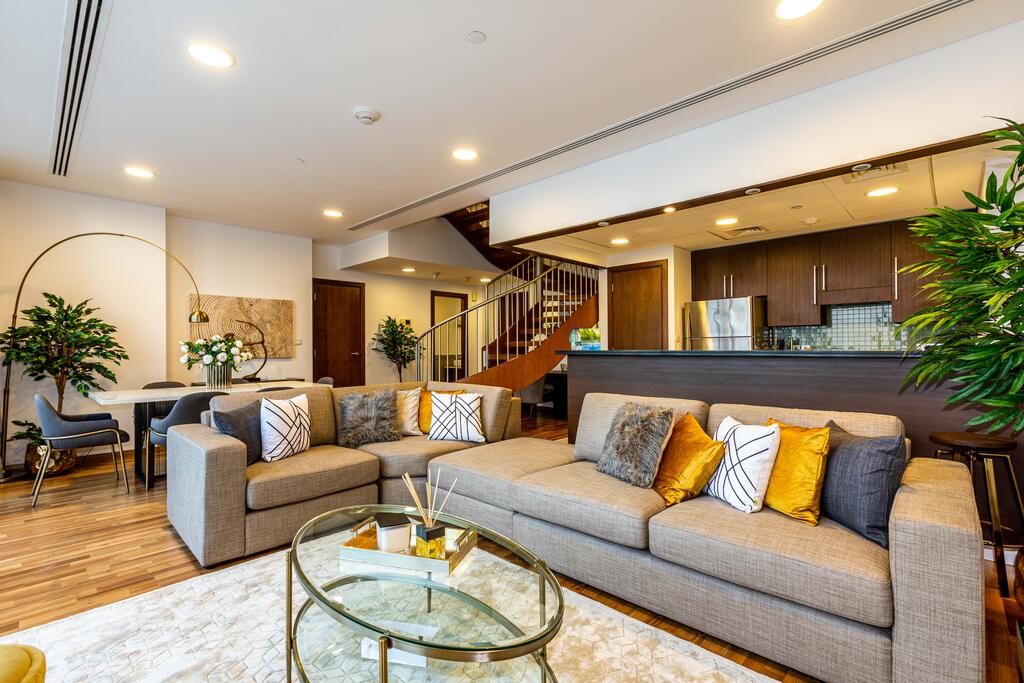 FAM Living - Burj Daman - SZR Skyline View - thumb 3