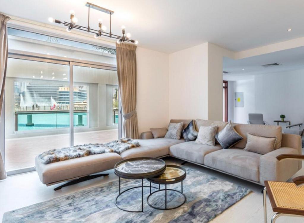 Fantastay Exotic 3 Bdr Duplex Villa With Fountain Views In Downtown Dubai - thumb 4