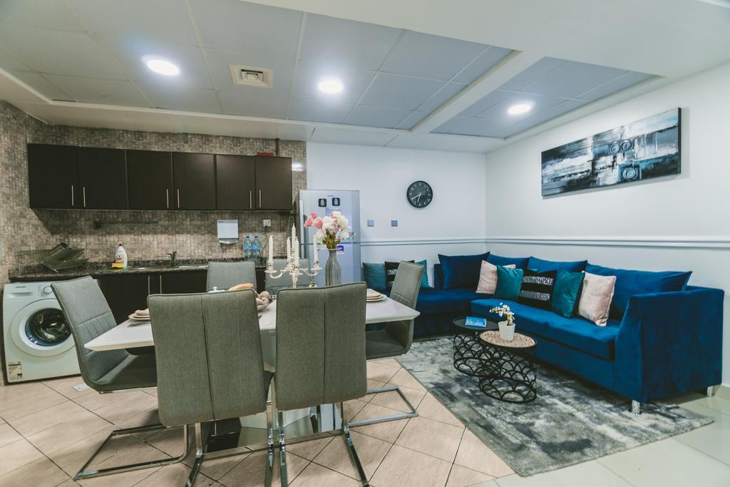 A C Pearl Holiday Homes - Pristine Marina View Apartment - thumb 2