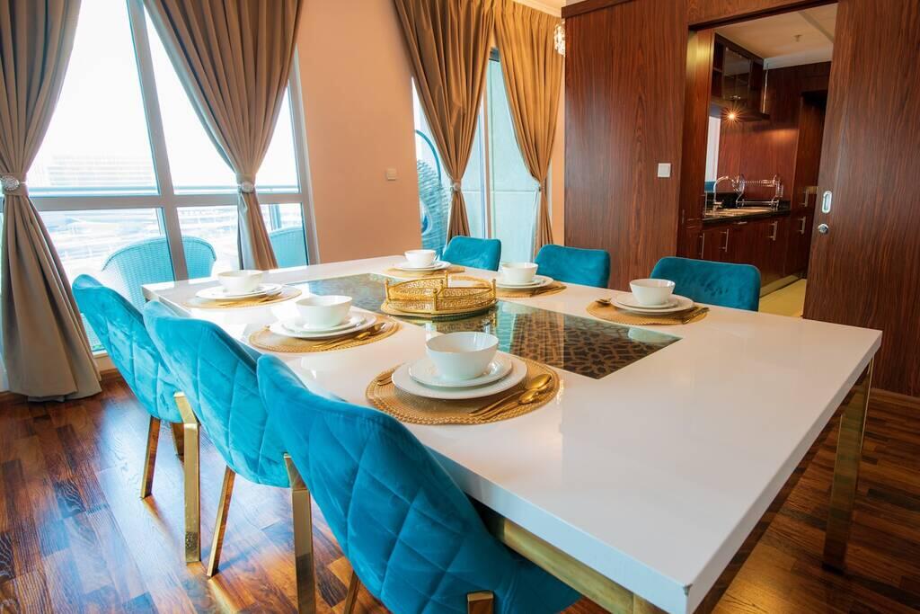 FIRST CLASS 3BR With Full BURJ KHALIFA VIEW - thumb 2
