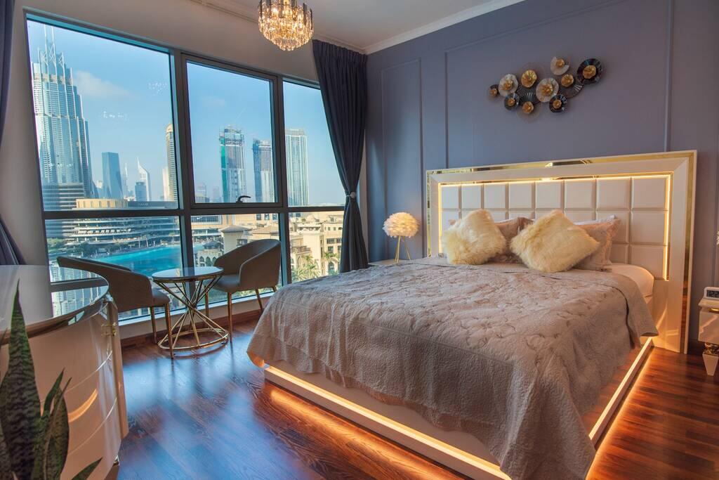 FIRST CLASS 3BR With Full BURJ KHALIFA VIEW - thumb 1