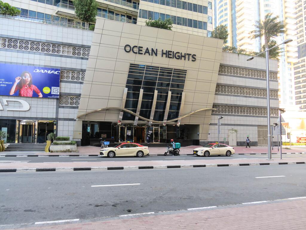 A Cozy & Chic 1 BR Apartment In Dubai Marina - thumb 2