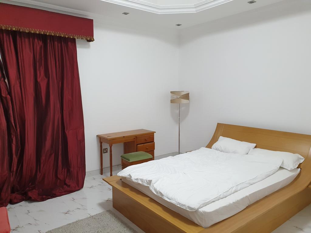 Luxury Villa With A Pool And A Huge Garden - thumb 5