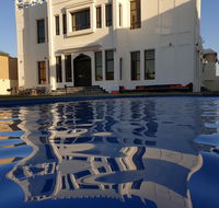 Luxury Villa with a pool and a huge garden - Accommodation Dubai