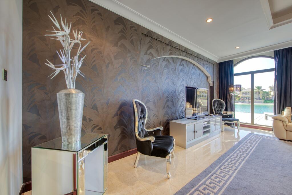 Maison Privee - Stylish 5BR Beach Villa On Palm W Pool Garden - thumb 5