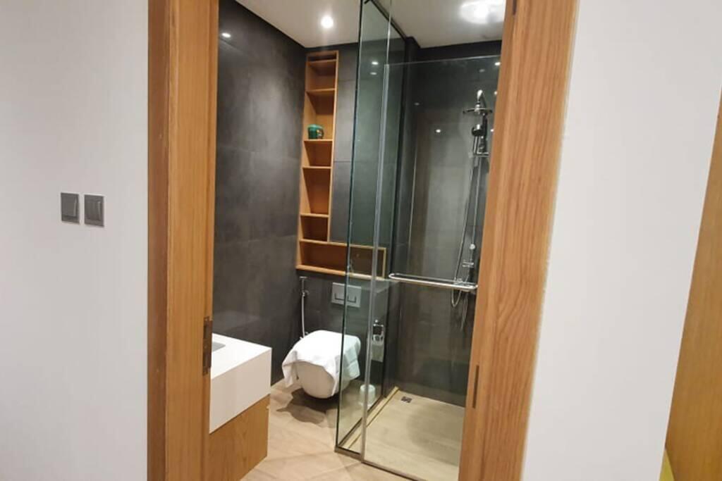 Metro Access Cozy Furnished Studio At JBR Walk - thumb 7