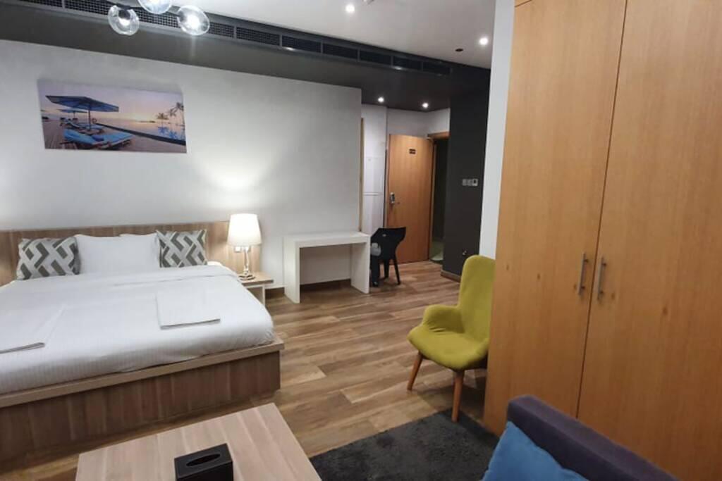 Metro Access Cozy Furnished Studio At JBR Walk - thumb 3