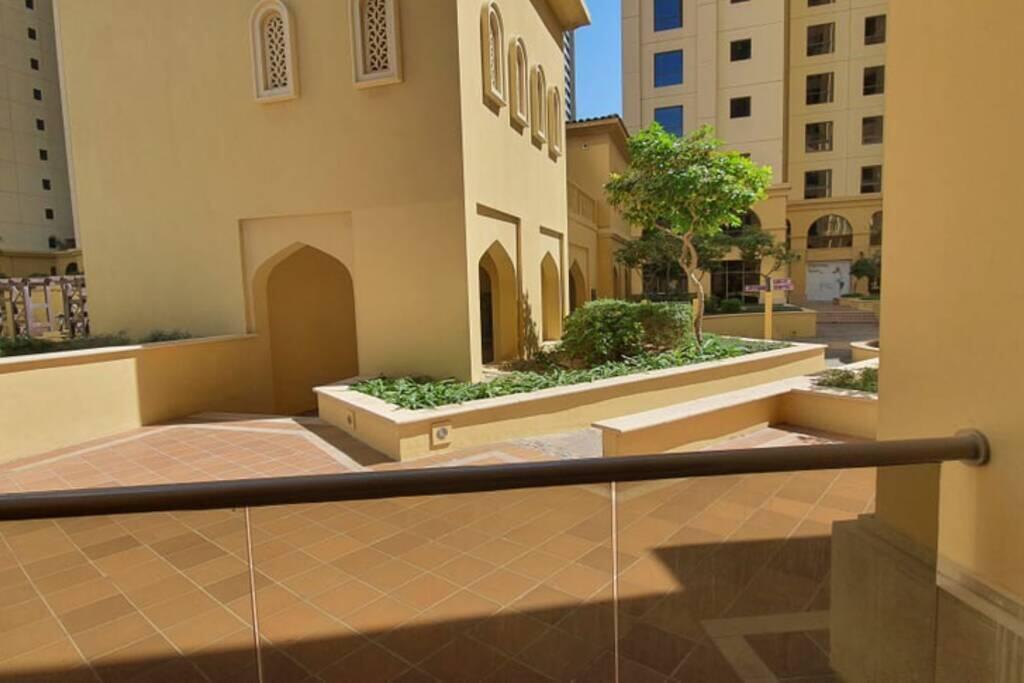 Metro Access Cozy Furnished Studio At JBR Walk - thumb 1
