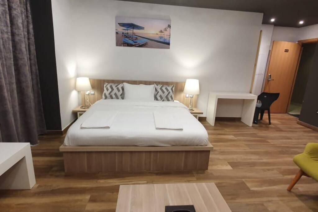 Metro Access Cozy Furnished Studio At JBR Walk - thumb 5