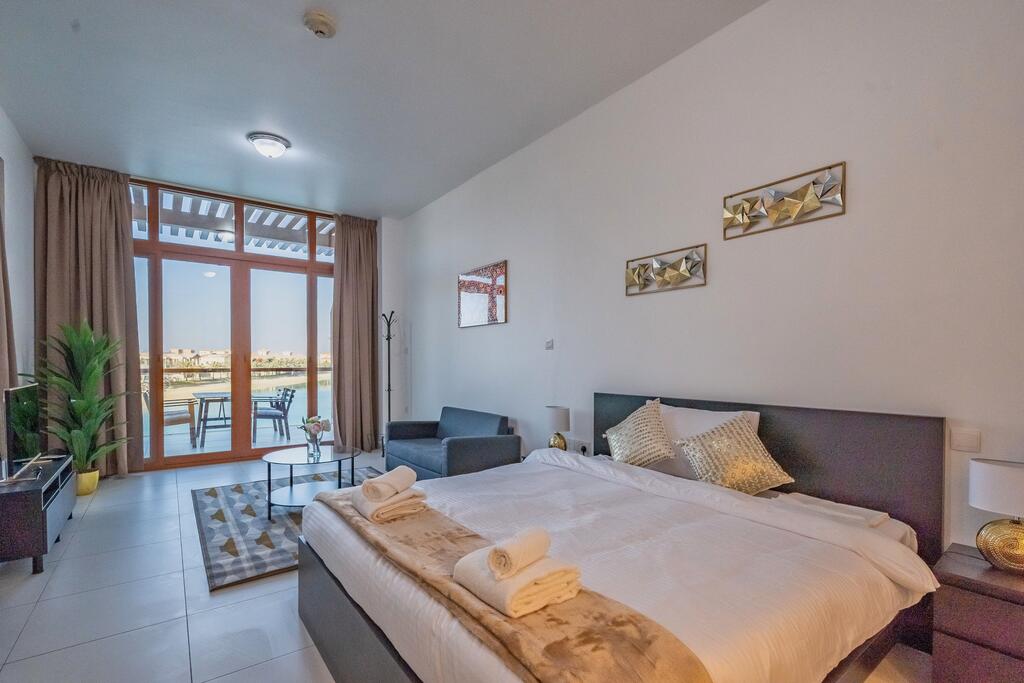 Modern & Cozy Sea View Studio In Palm Jumeirah - thumb 0