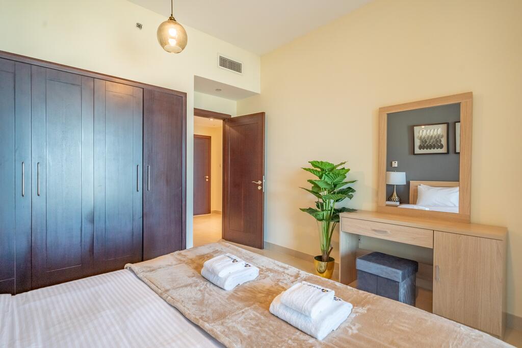 Modern & Vibrant 1BR In The Views - thumb 6