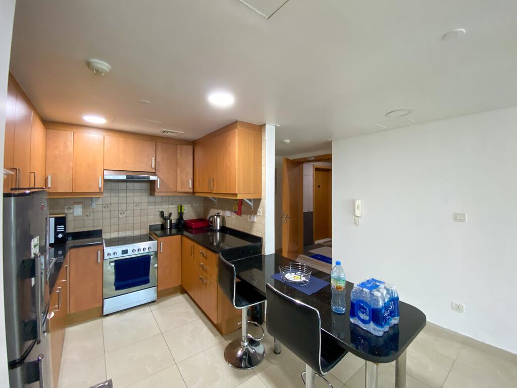 Modern Suite In A Vibrant Area With Skyline Views - thumb 5