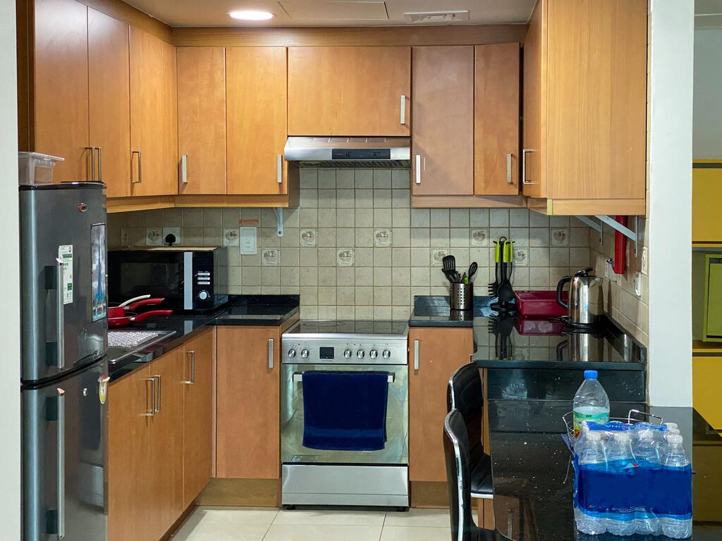 Modern Suite In A Vibrant Area With Skyline Views - thumb 6