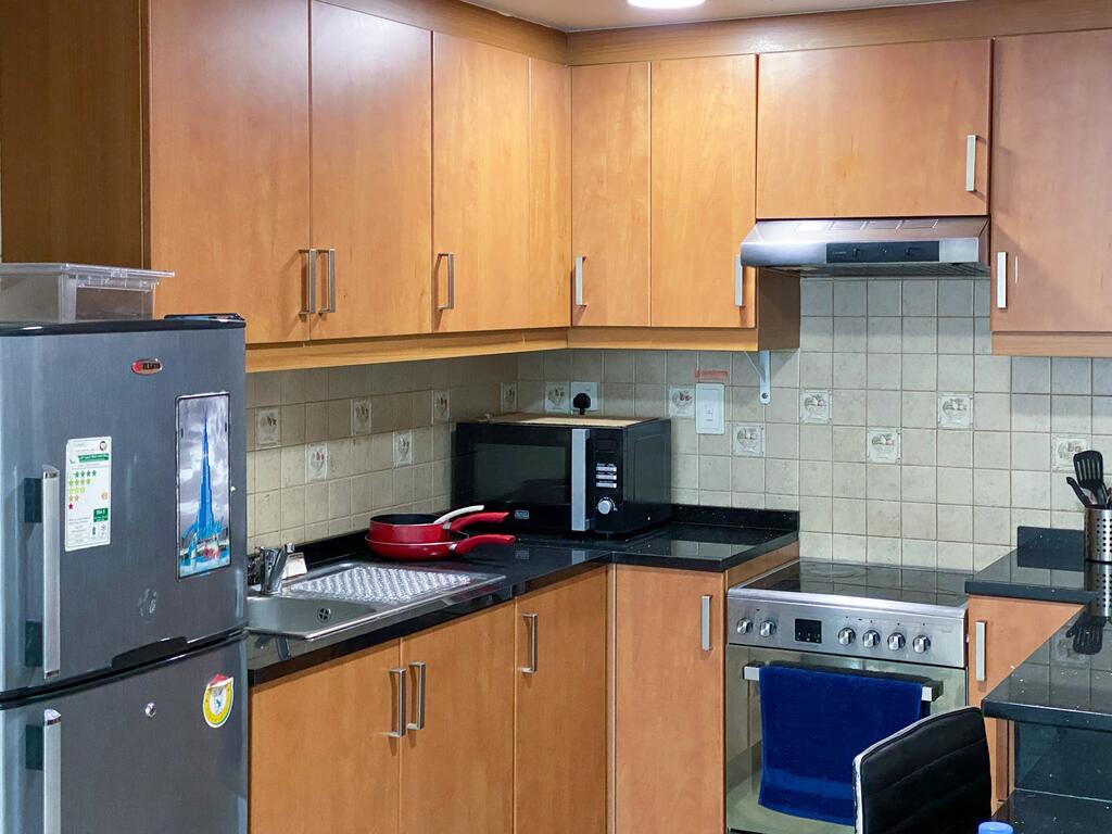Modern Suite In A Vibrant Area With Skyline Views - thumb 7