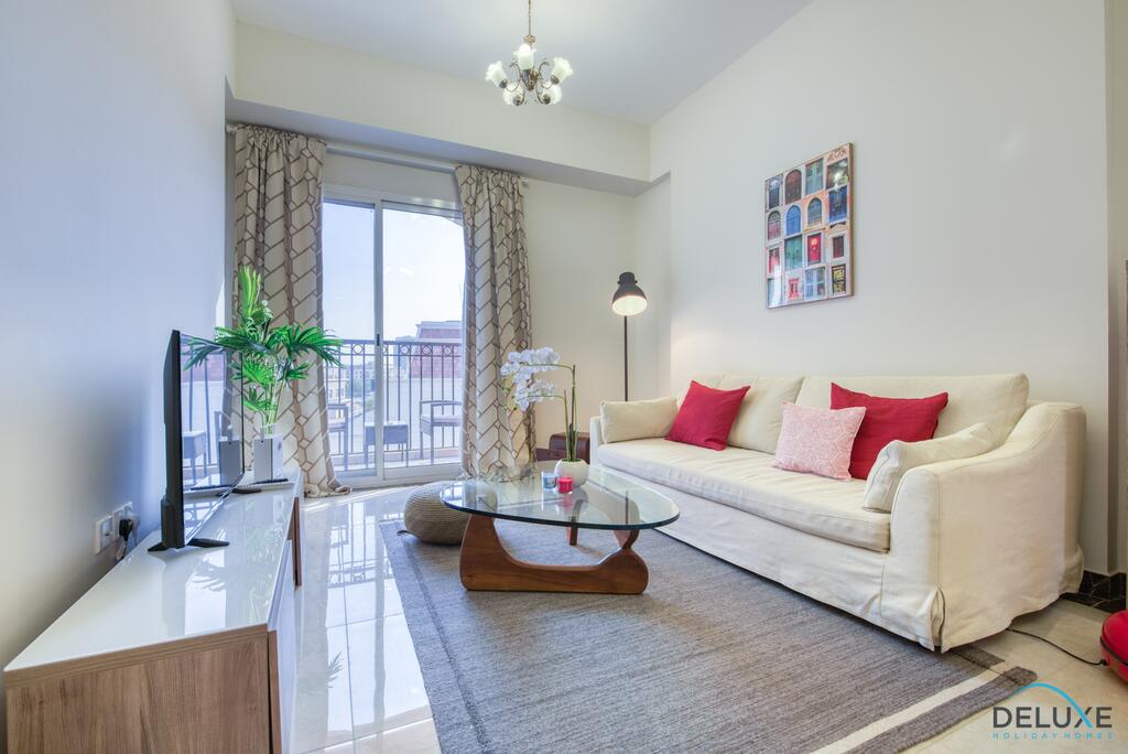 One Bedroom Modern Apartment In Pantheon Boulevard By Deluxe Holiday Homes - thumb 0