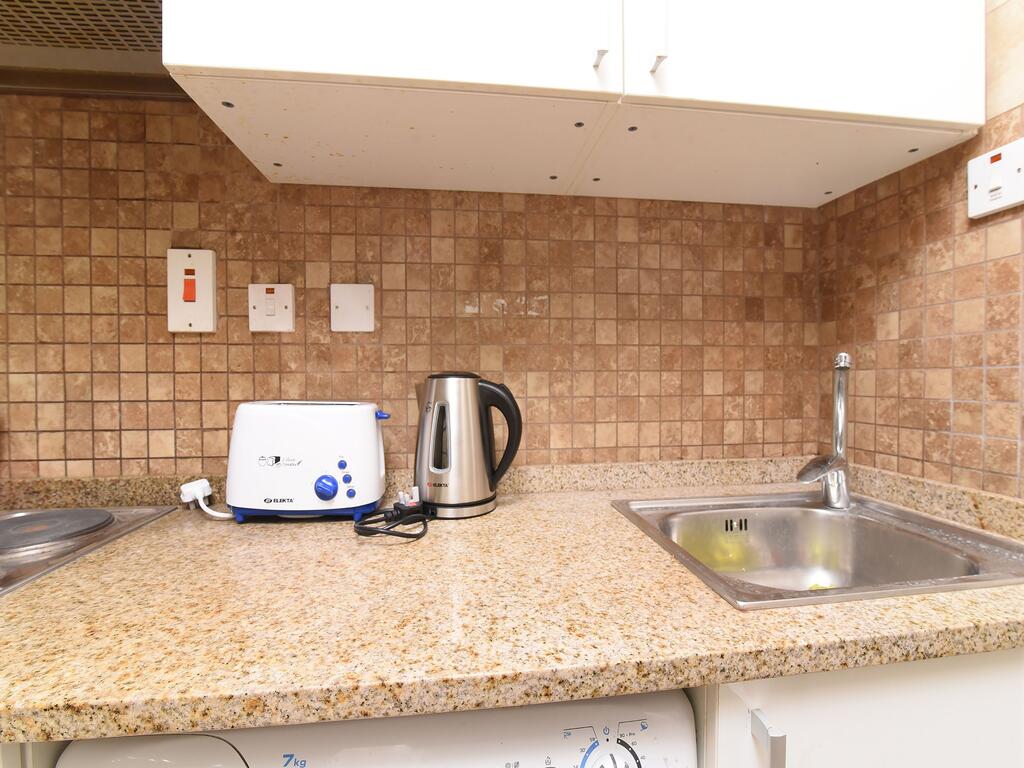 OYO 575 Home Capitol Tower 11 - thumb 6