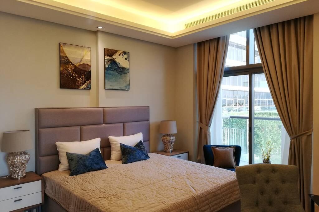 Palm Jumeirah Brand New 1BR With Private Garden - thumb 5
