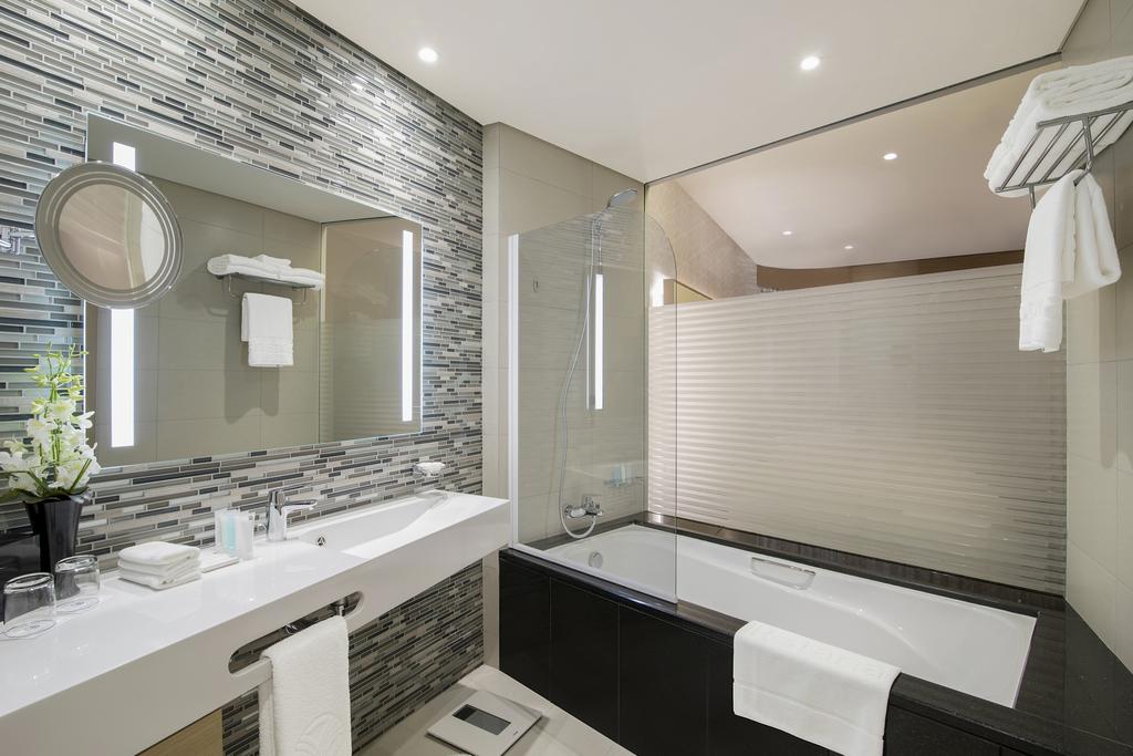 Pearl Rotana Capital Centre - thumb 4