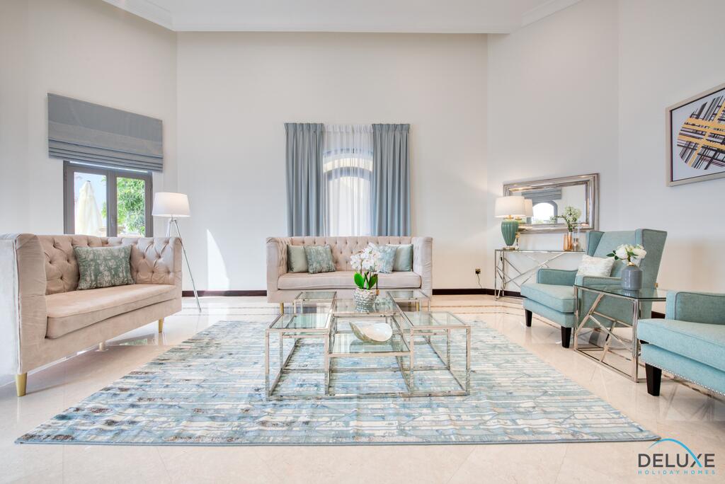 Posh 5BR Villa With Private Pool On Palm Jumeirah - thumb 0