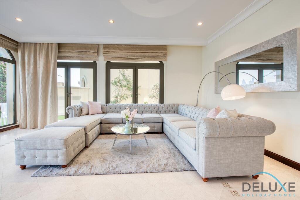Premier 6BR Villa With Private Pool On Palm Jumeirah - thumb 0