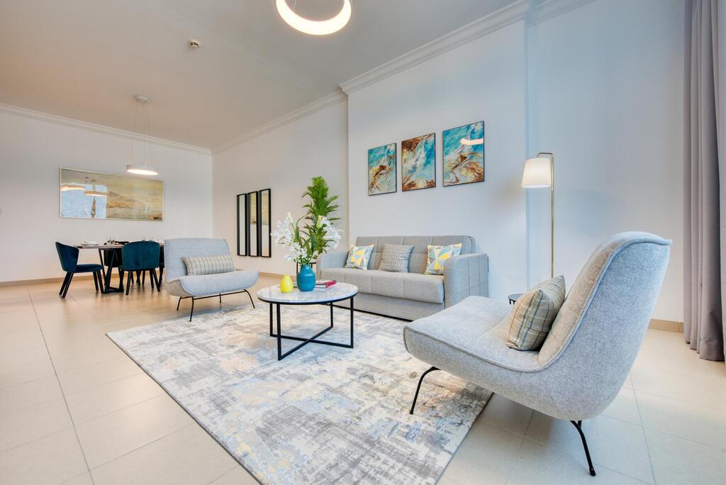 Premium 2BR Apt In The Heart Of The City With Burj Views - thumb 1