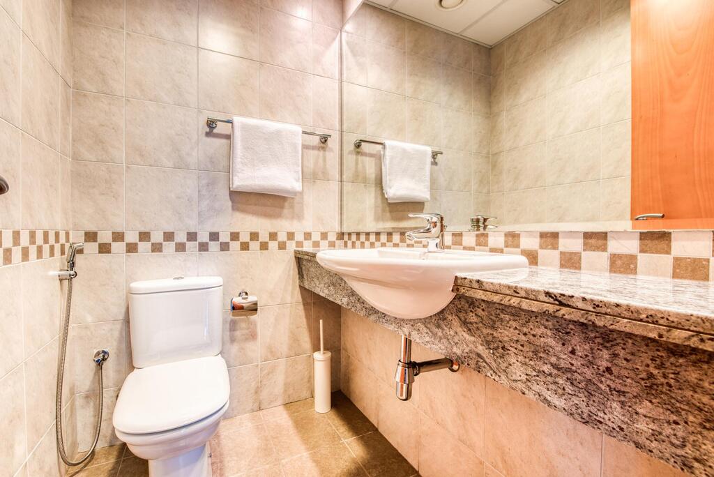 Premium 2BR Apt In The Heart Of The City With Burj Views - thumb 7