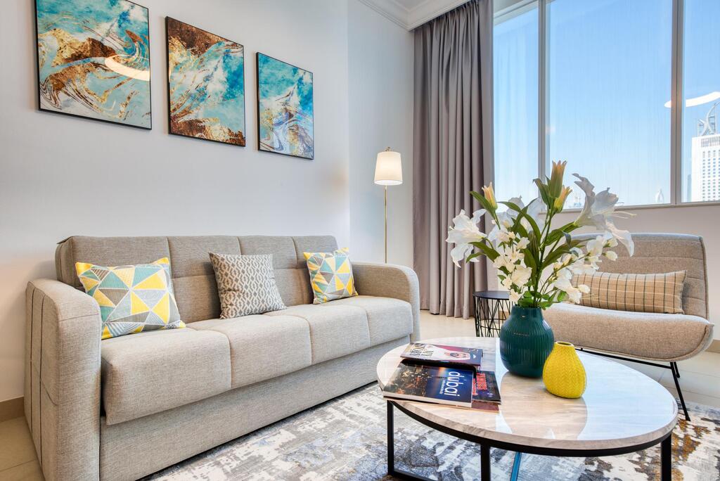 Premium 2BR Apt In The Heart Of The City With Burj Views - thumb 4