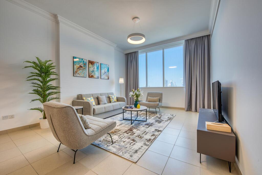 Premium 2BR Apt In The Heart Of The City With Burj Views - thumb 2