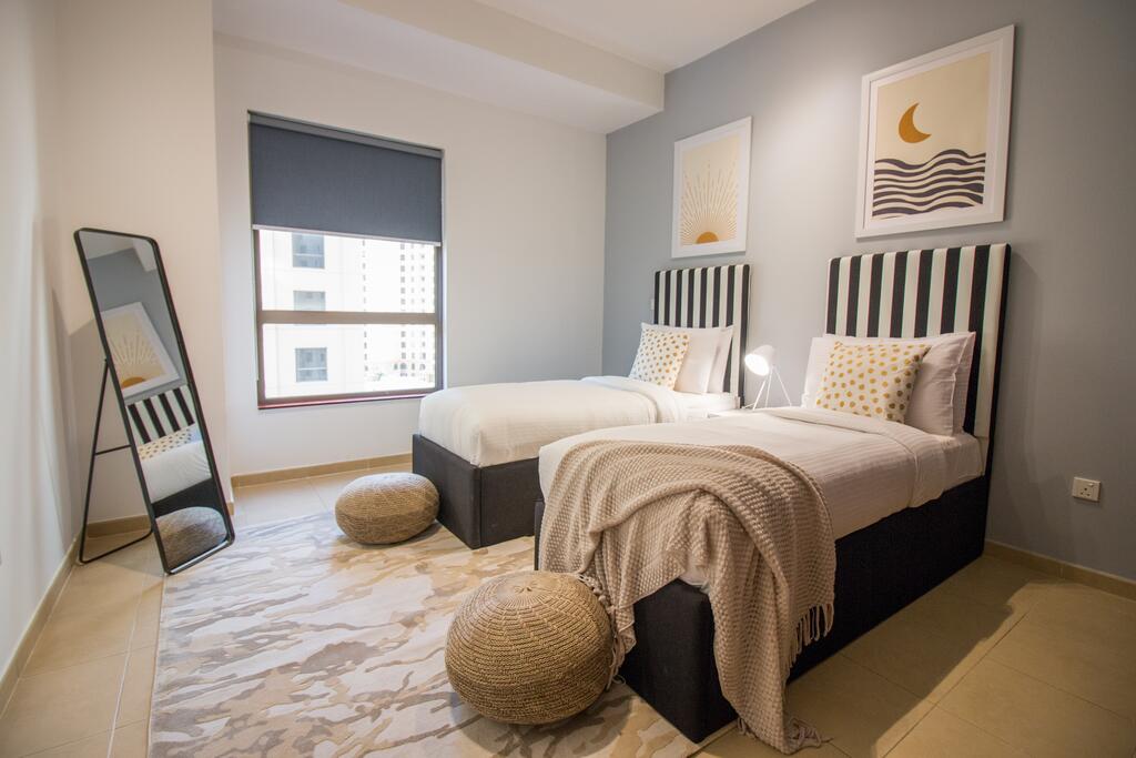 Premium 3BR! Partial Sea-View - thumb 3