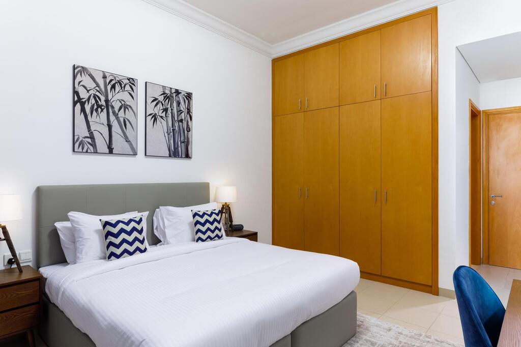 Premium Apt In The Heart Of The City With Burj Views - thumb 3