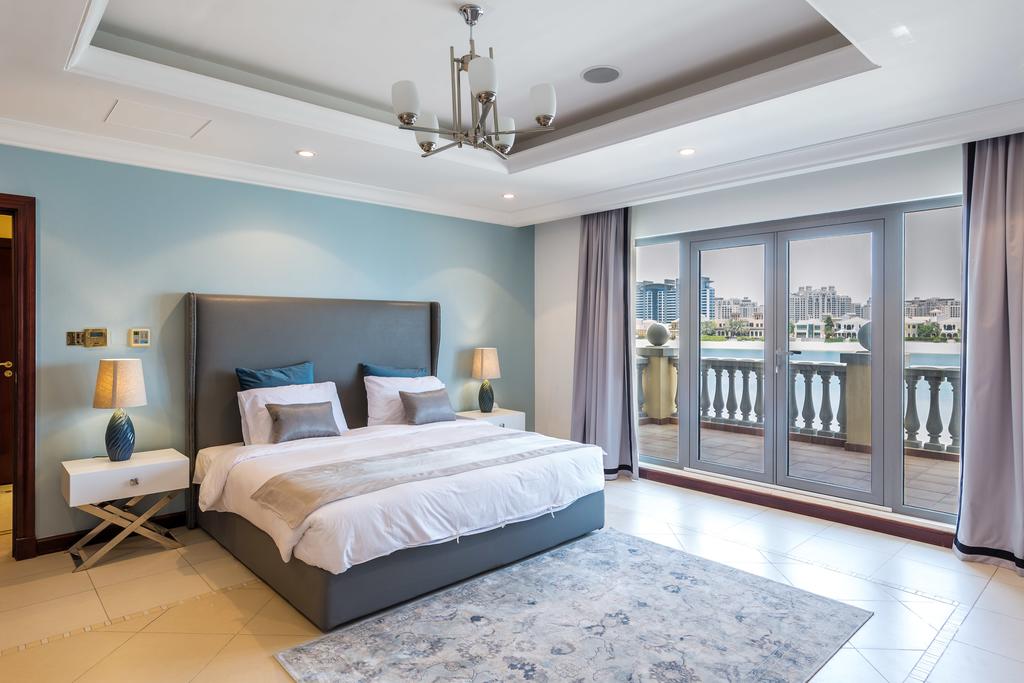 Pristine 6BR Villa With Private Pool On Palm Jumeirah - thumb 4